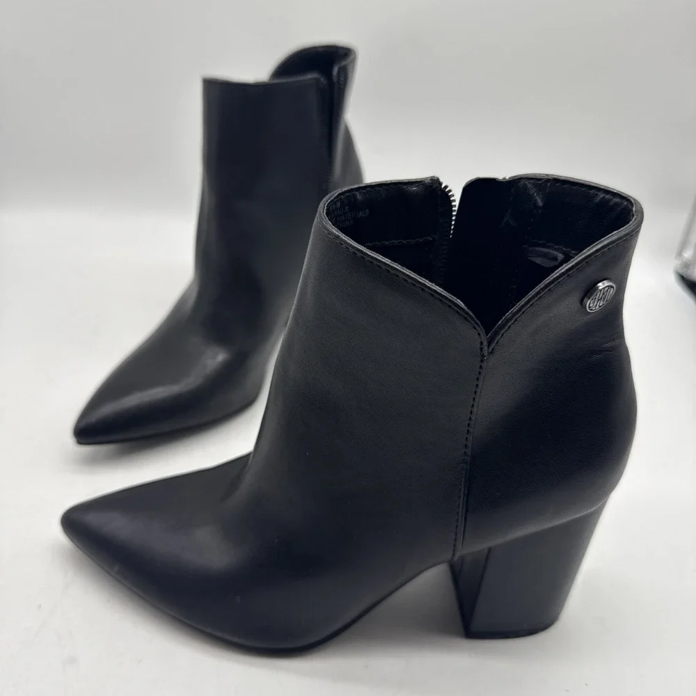 UNISA Block‎ Heel Booties Womens 5.5 Ankle Boots Black Faux Leather Minimalist